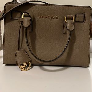 Like new crossbody purse